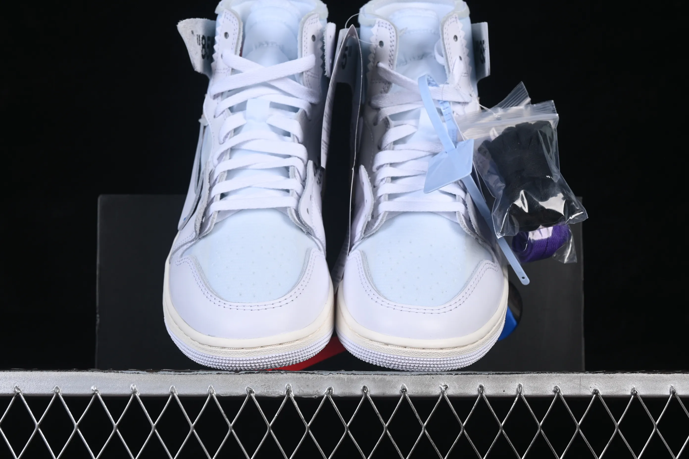 All categories Air Jordan Jordan series basketball shoes Air Jordan 1 High GX foreign trade version Off White x Air Jordan OW AJ1 Joe 1 joint white high-top basketball shoes AA3834-100